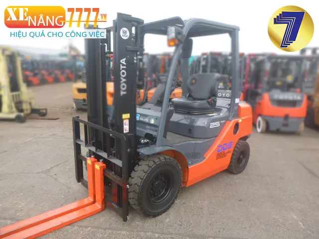 Xe Nâng Dầu TOYOTA 02-8FD25